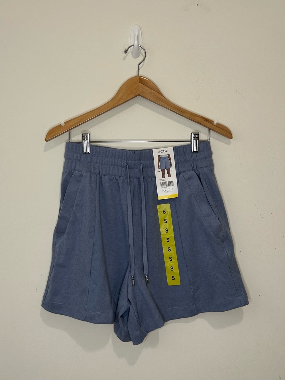 BCBG Women’s Blue Soft Knit Short Smmall High Rise Elastic Waist Relaxed Fit NWT